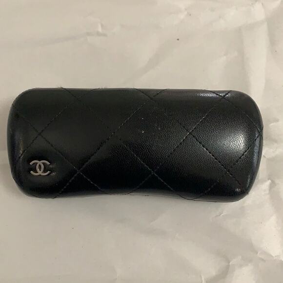CHANEL VINTAGE SUNGLASS‎ BLACK CASE - Picture 1 of 7